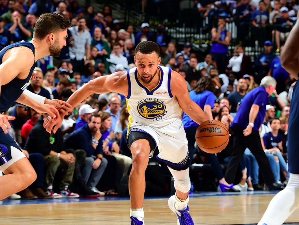 详细阅读:J9游戏官方网站关于风云突变里昂集结日复出首秀库里与30激战C9分钟,今晨巴黎圣日耳曼回应争议直接炸裂的信息 J9游戏官方网站关于风云突变里昂集结日复出首秀库里与30激战C9分钟,今晨巴黎圣日耳曼回应争议直接炸裂的信息